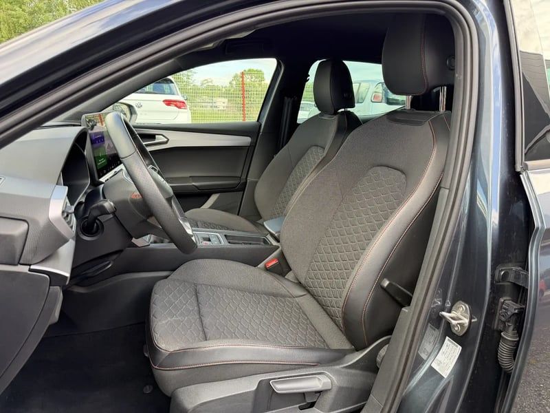 Photo de la voiture SEAT LEON 1.5 TSI 115 BVM6 Style
