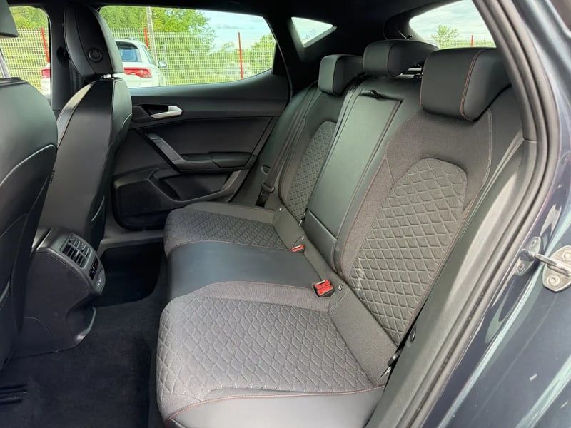 Photo de la voiture SEAT LEON 1.5 TSI 115 BVM6 Style