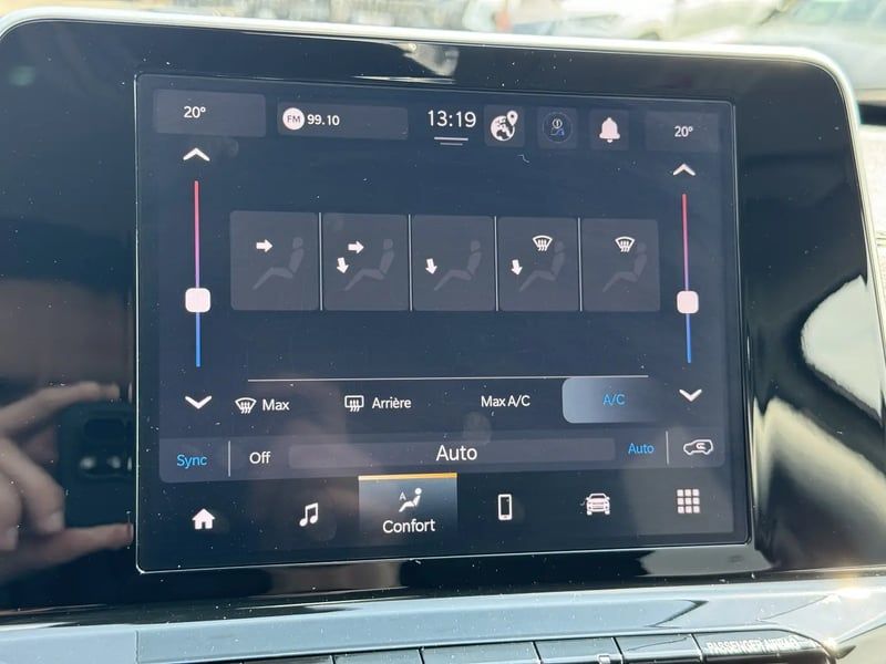 Photo de la voiture JEEP COMPASS 1.5 Turbo T4 130 ch e-Hybrid BVR7 Night Eagle