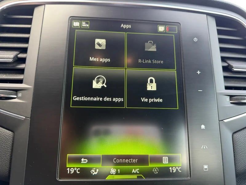 Photo de la voiture RENAULT MEGANE IV BERLINE dCi 90 Energy Zen