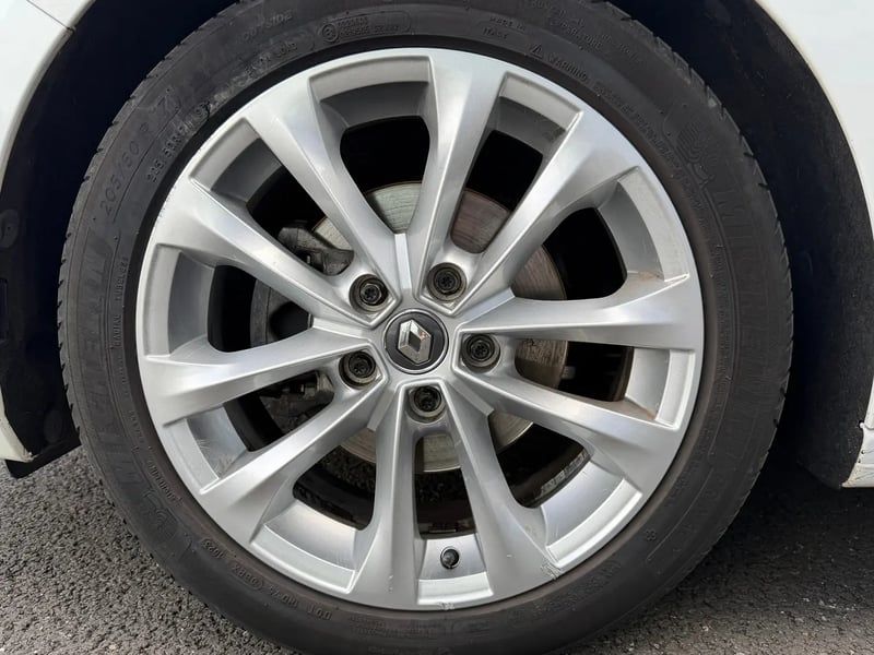 Photo de la voiture RENAULT MEGANE IV BERLINE dCi 90 Energy Zen