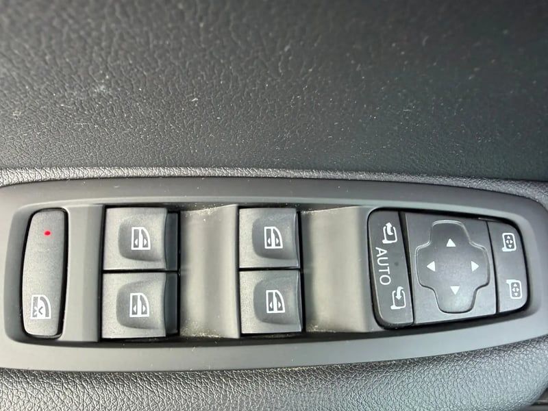 Photo de la voiture RENAULT MEGANE IV BERLINE dCi 90 Energy Zen