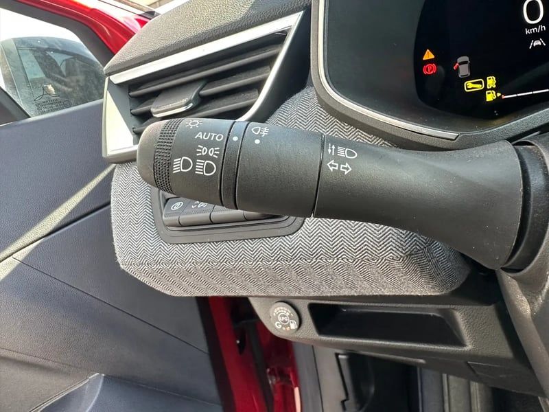 Photo de la voiture RENAULT CLIO V Eco-G 100 ch GSR2 Techno