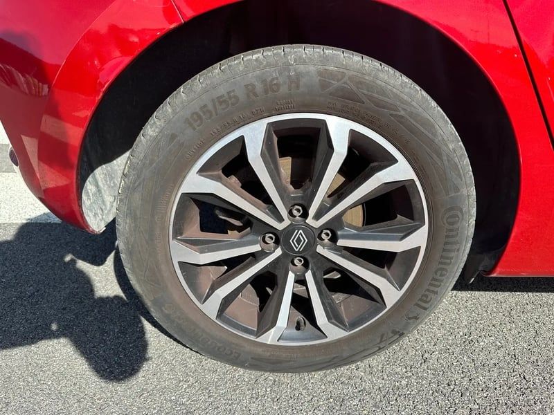Photo de la voiture RENAULT CLIO V Eco-G 100 ch GSR2 Techno