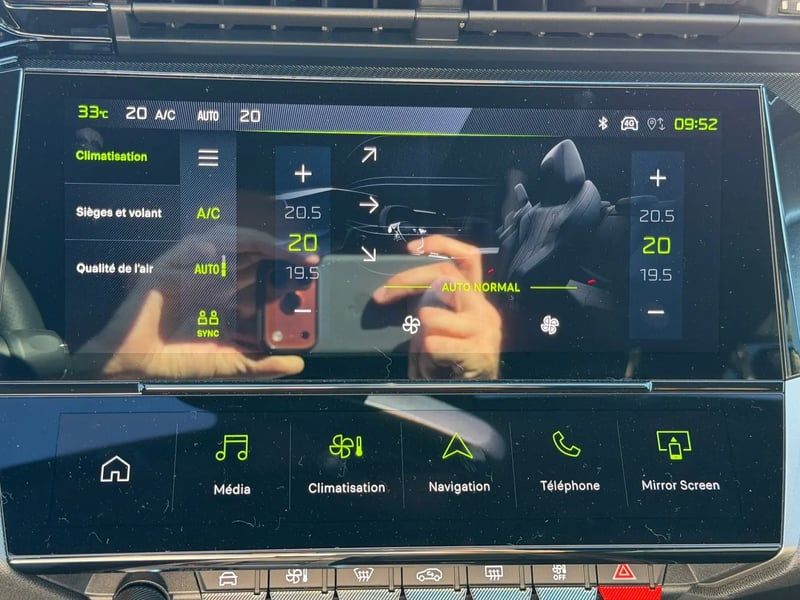 Photo de la voiture PEUGEOT 408 Hybrid 145 e-DCS6 GT