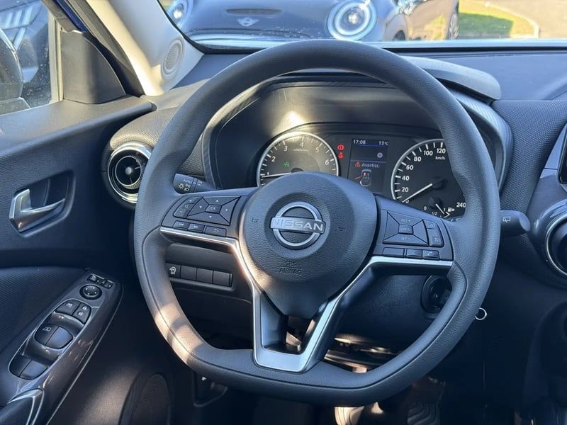 Photo de la voiture NISSAN JUKE 2023.5 DIG-T 114 Acenta