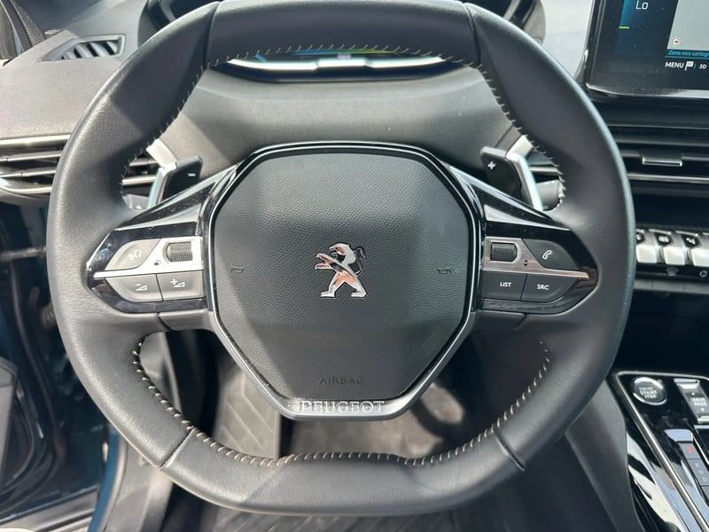 Photo de la voiture PEUGEOT 3008 Hybrid 180 e-EAT8 Allure Pack