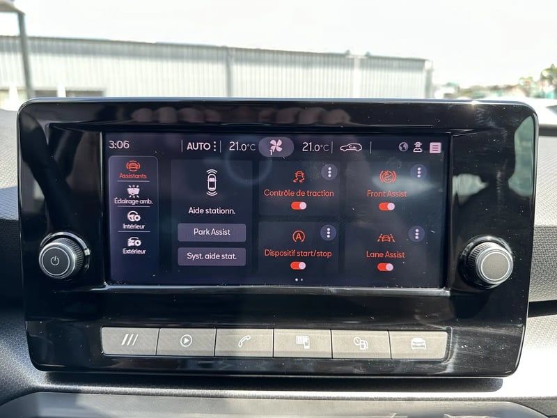 Photo de la voiture SEAT LEON 1.0 TSI 130 BVM6 Style