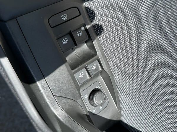 Photo de la voiture SEAT LEON 1.0 TSI 130 BVM6 Style