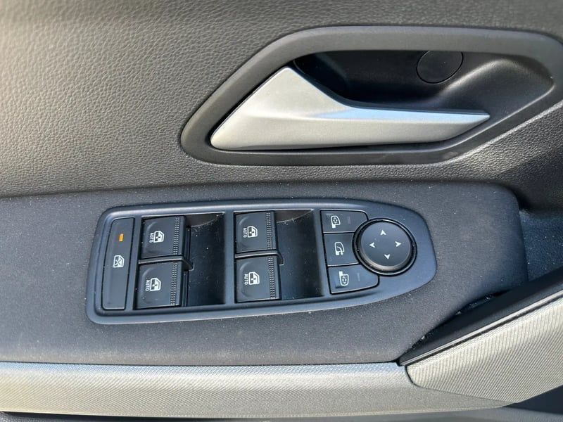 Photo de la voiture DACIA BIGSTER HYBRID 155 Journey