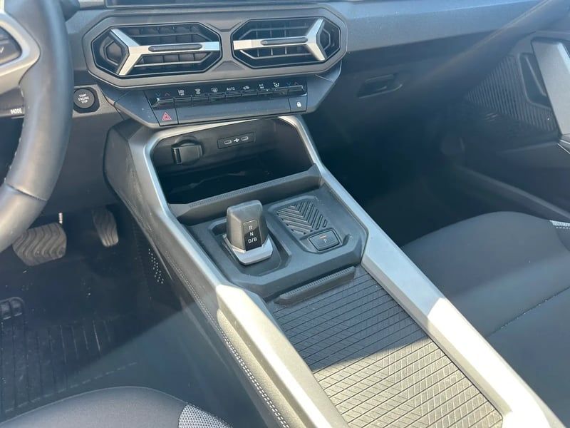 Photo de la voiture DACIA BIGSTER HYBRID 155 Journey