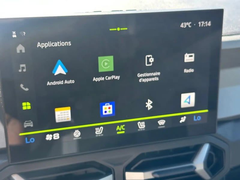 Photo de la voiture DACIA BIGSTER HYBRID 155 Journey