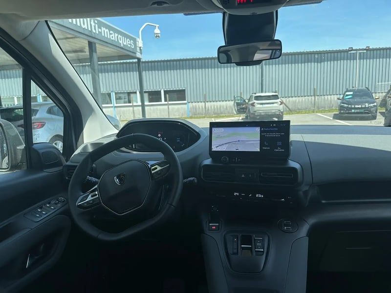 Photo de la voiture PEUGEOT RIFTER Standard BlueHDi 130 S&S EAT8 Allure