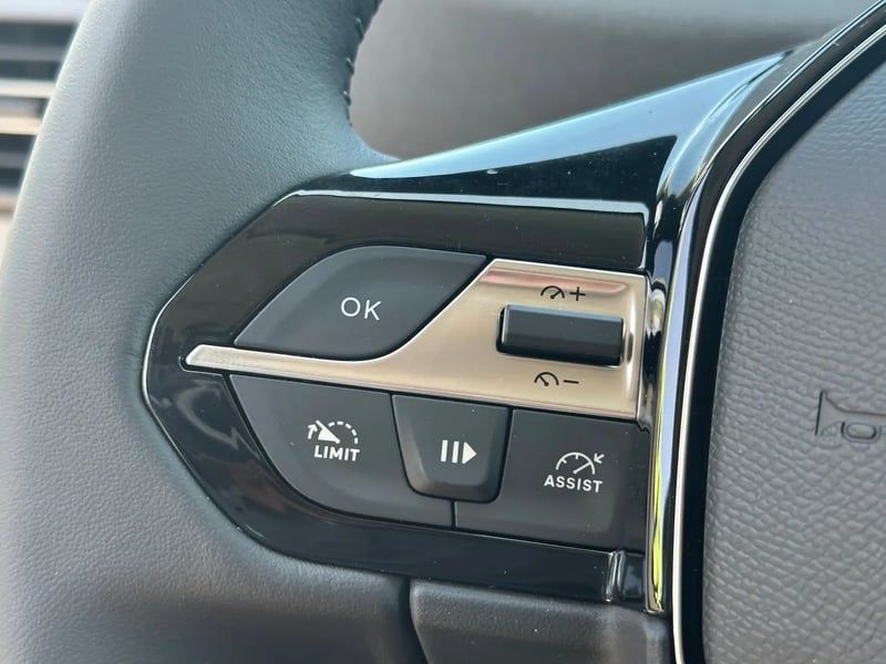 Photo de la voiture PEUGEOT RIFTER Standard BlueHDi 130 S&S EAT8 Allure