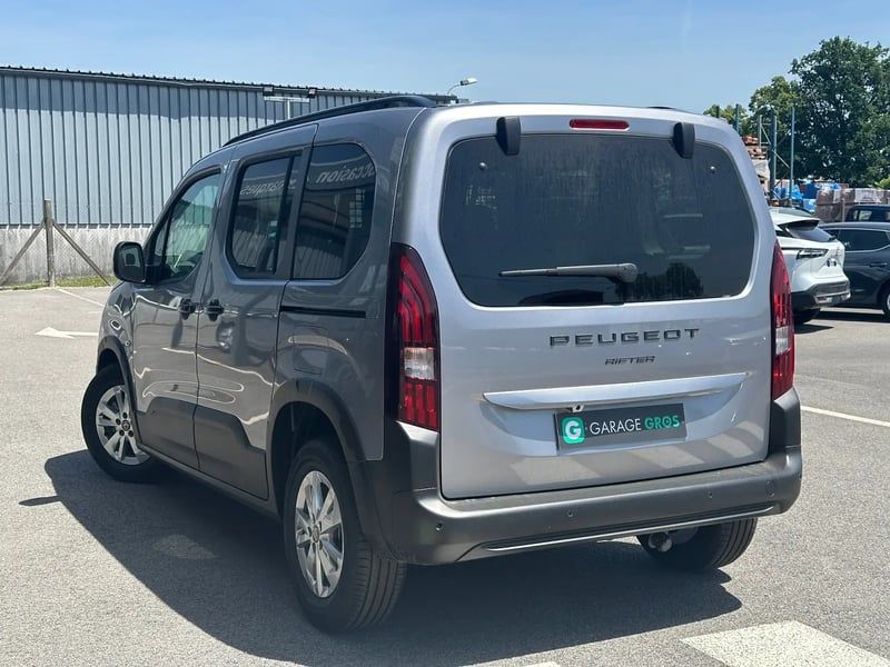 Photo de la voiture PEUGEOT RIFTER Standard BlueHDi 130 S&S EAT8 Allure