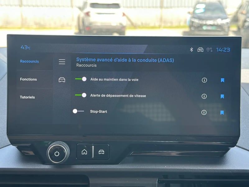 Photo de la voiture PEUGEOT RIFTER Standard BlueHDi 130 S&S EAT8 Allure