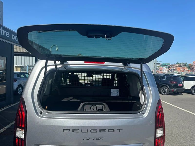 Photo de la voiture PEUGEOT RIFTER Standard BlueHDi 130 S&S EAT8 Allure