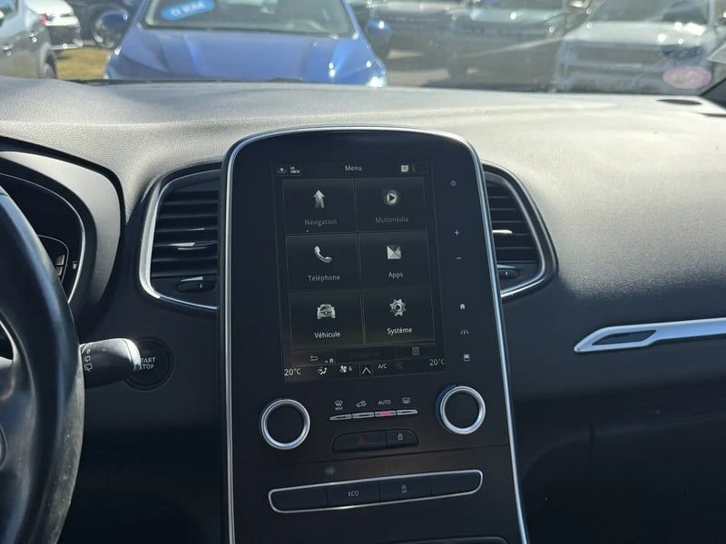 Photo de la voiture RENAULT SCENIC IV TCe 130 Energy Intens