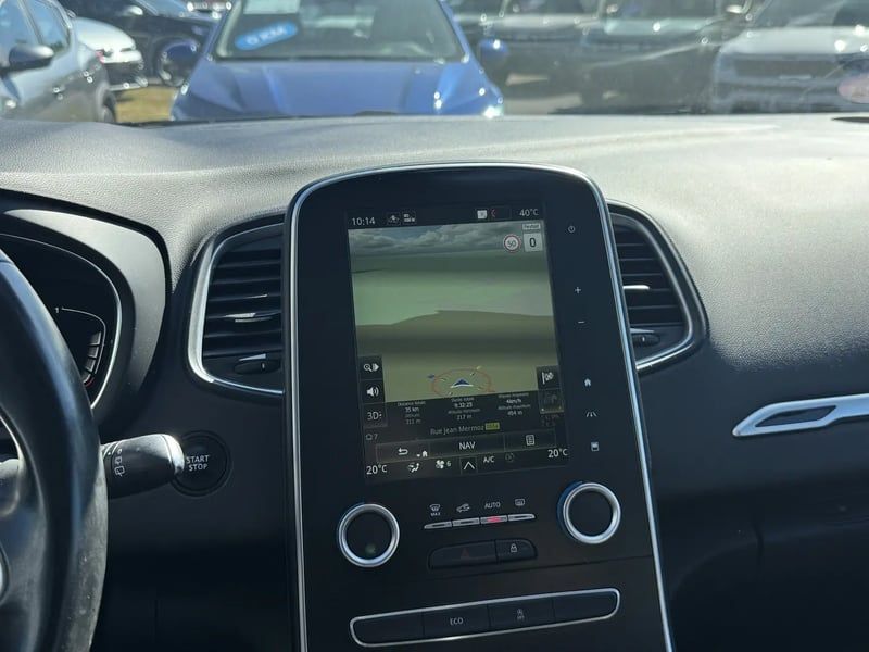 Photo de la voiture RENAULT SCENIC IV TCe 130 Energy Intens