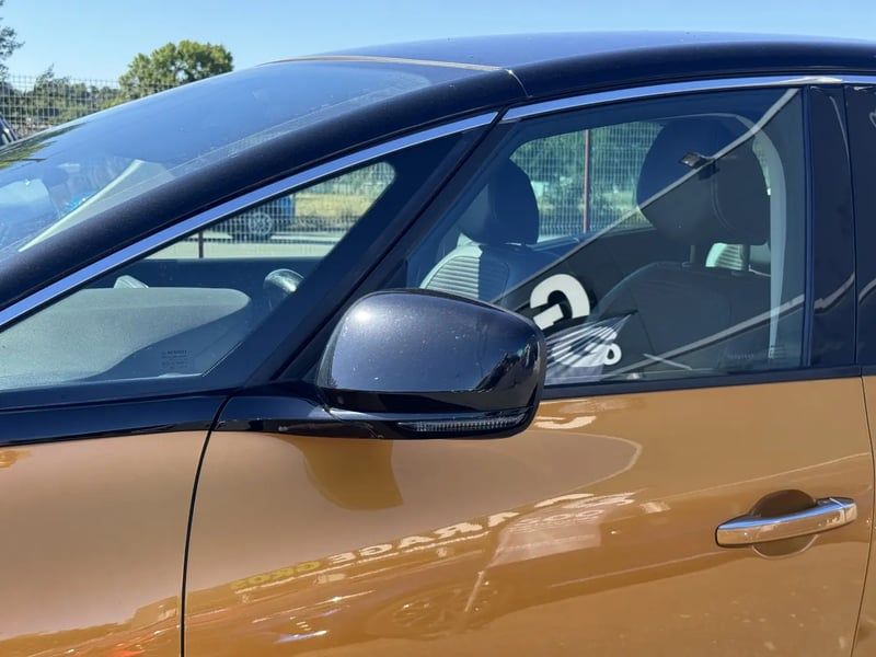 Photo de la voiture RENAULT SCENIC IV TCe 130 Energy Intens