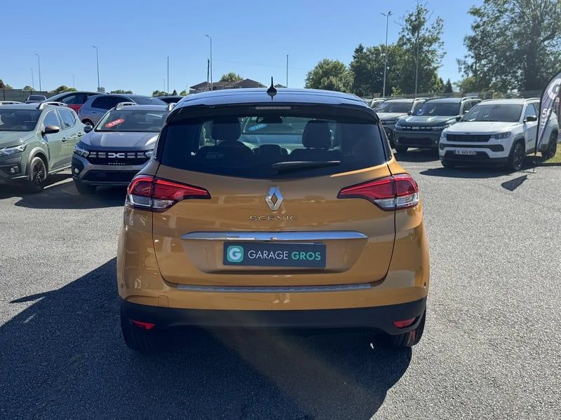 Photo de la voiture RENAULT SCENIC IV TCe 130 Energy Intens