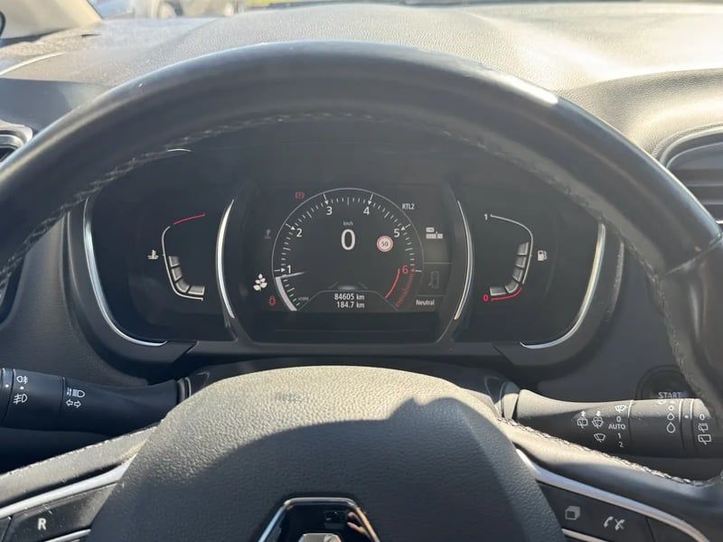 Photo de la voiture RENAULT SCENIC IV TCe 130 Energy Intens