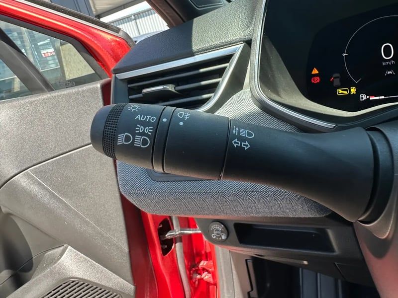 Photo de la voiture RENAULT CLIO V Eco-G 100 ch GSR2 Techno