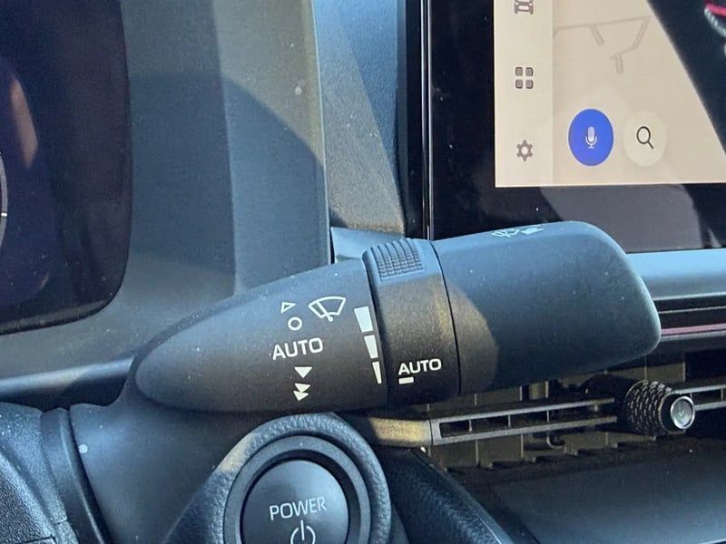 Photo de la voiture TOYOTA C-HR Hybride 200 GR Sport