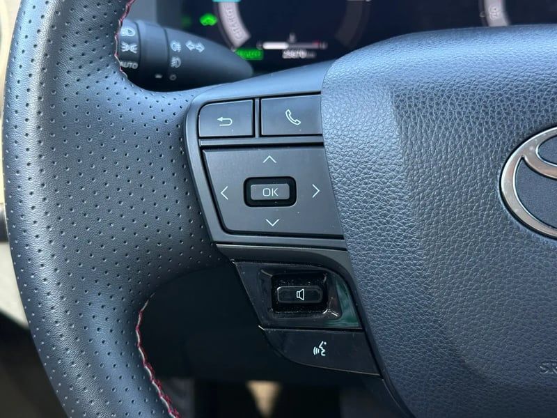 Photo de la voiture TOYOTA C-HR Hybride 200 GR Sport