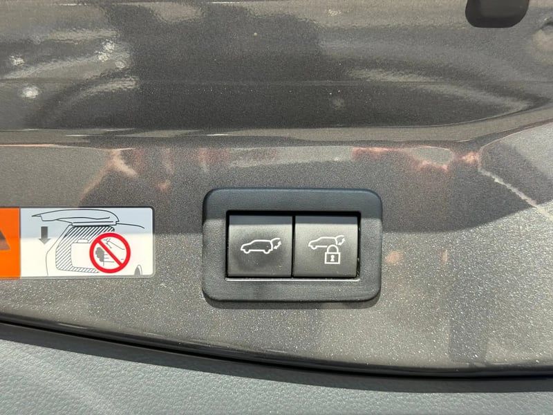 Photo de la voiture TOYOTA C-HR Hybride 200 GR Sport