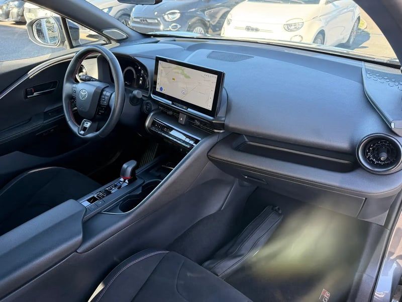 Photo de la voiture TOYOTA C-HR Hybride 200 GR Sport