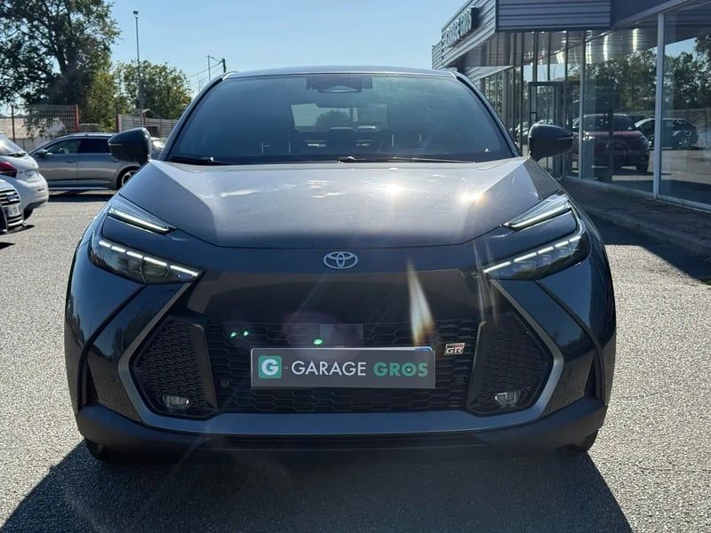 Photo de la voiture TOYOTA C-HR Hybride 200 GR Sport