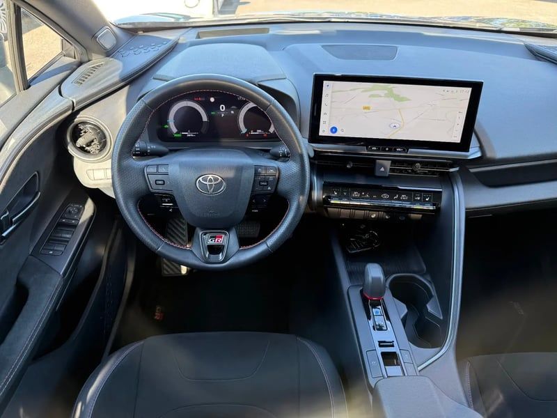 Photo de la voiture TOYOTA C-HR Hybride 200 GR Sport