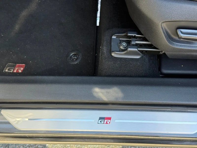 Photo de la voiture TOYOTA C-HR Hybride 200 GR Sport