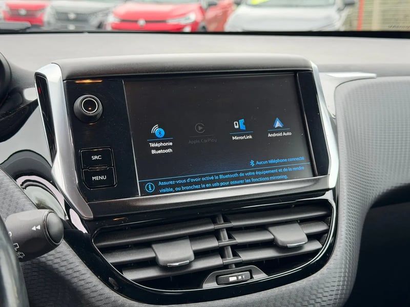 Photo de la voiture PEUGEOT 208 1.2 PureTech 82ch BVM5 Allure