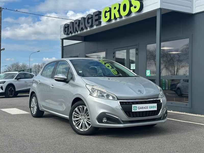 Photo de la voiture PEUGEOT 208 1.2 PureTech 82ch BVM5 Allure