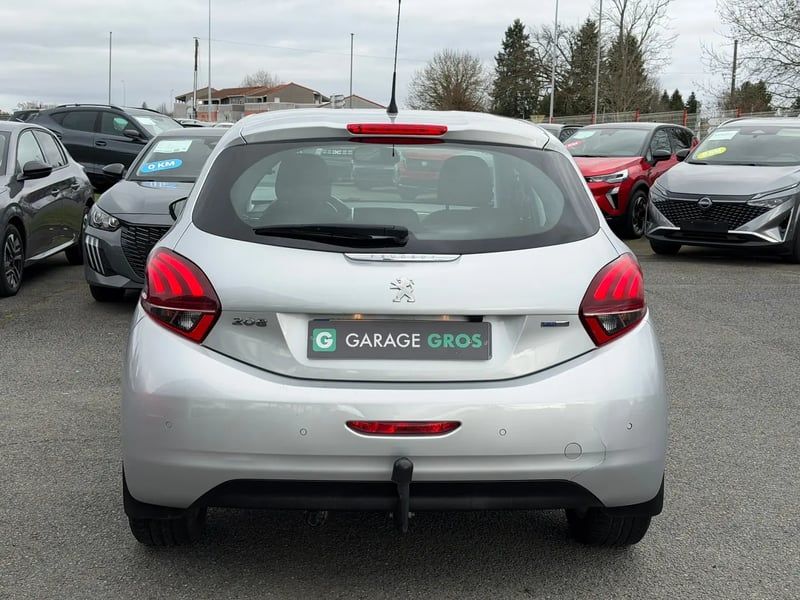 Photo de la voiture PEUGEOT 208 1.2 PureTech 82ch BVM5 Allure
