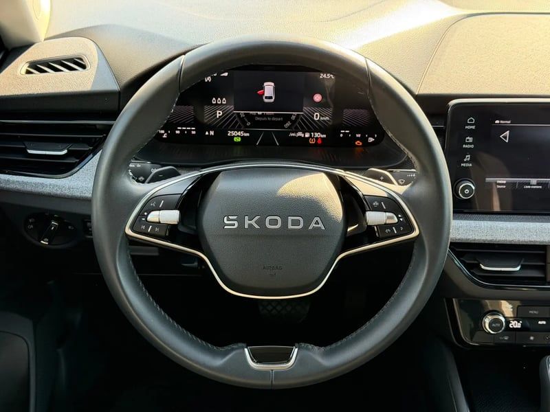 Photo de la voiture SKODA SCALA 1.0 TSI Evo 2 116 ch DSG7 Selection