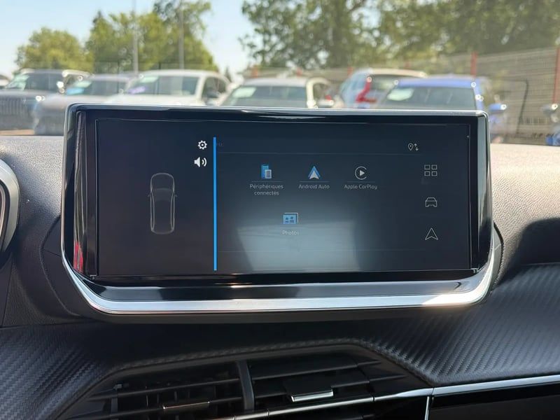 Photo de la voiture PEUGEOT 2008 Hybrid 145 e-DCS6 Style