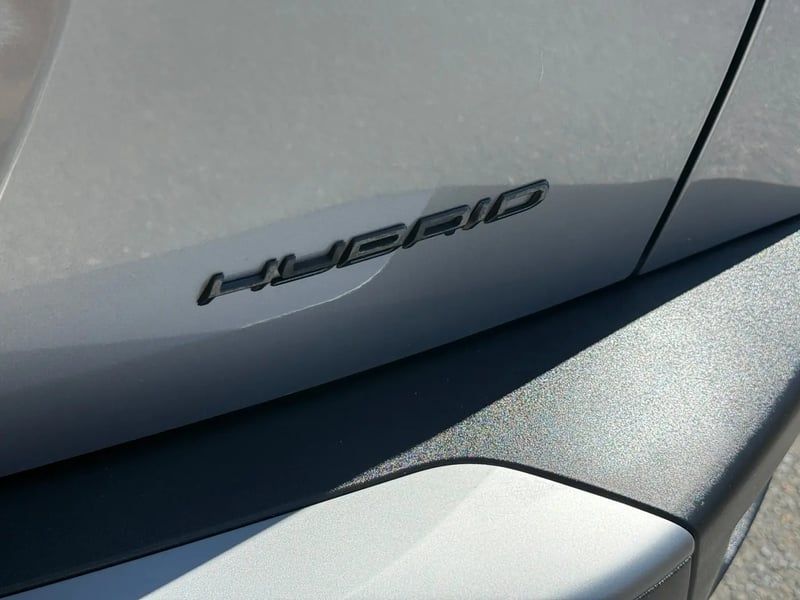 Photo de la voiture PEUGEOT 2008 Hybrid 145 e-DCS6 Style