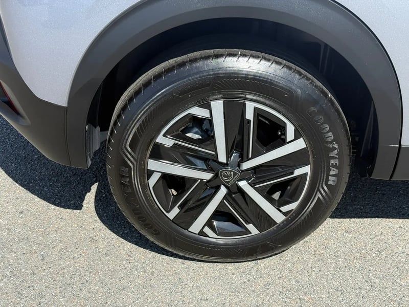 Photo de la voiture PEUGEOT 2008 Hybrid 145 e-DCS6 Style