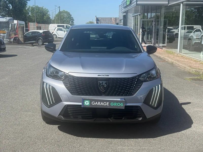 Photo de la voiture PEUGEOT 2008 Hybrid 145 e-DCS6 Style