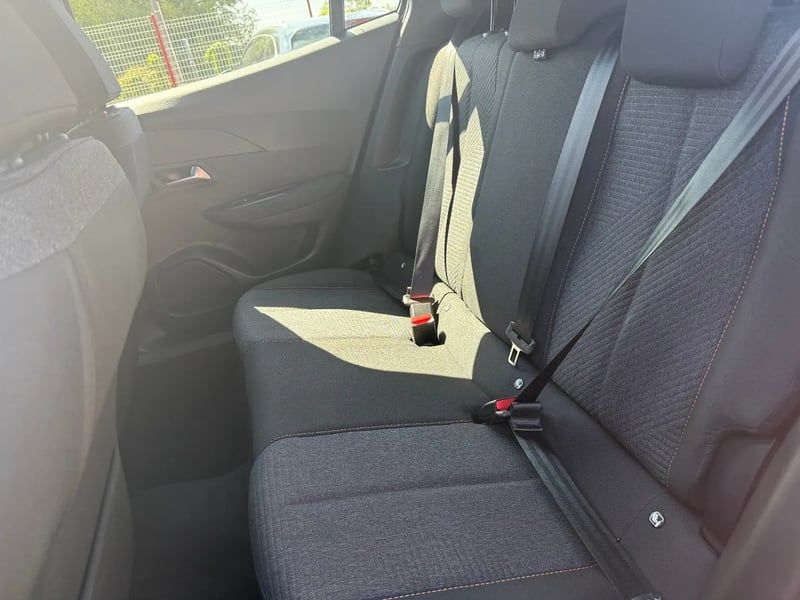 Photo de la voiture PEUGEOT 2008 Hybrid 145 e-DCS6 Style