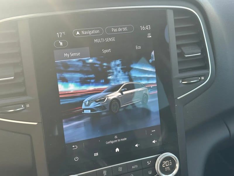 Photo de la voiture RENAULT MEGANE IV ESTATE Blue dCi 115 EDC Techno