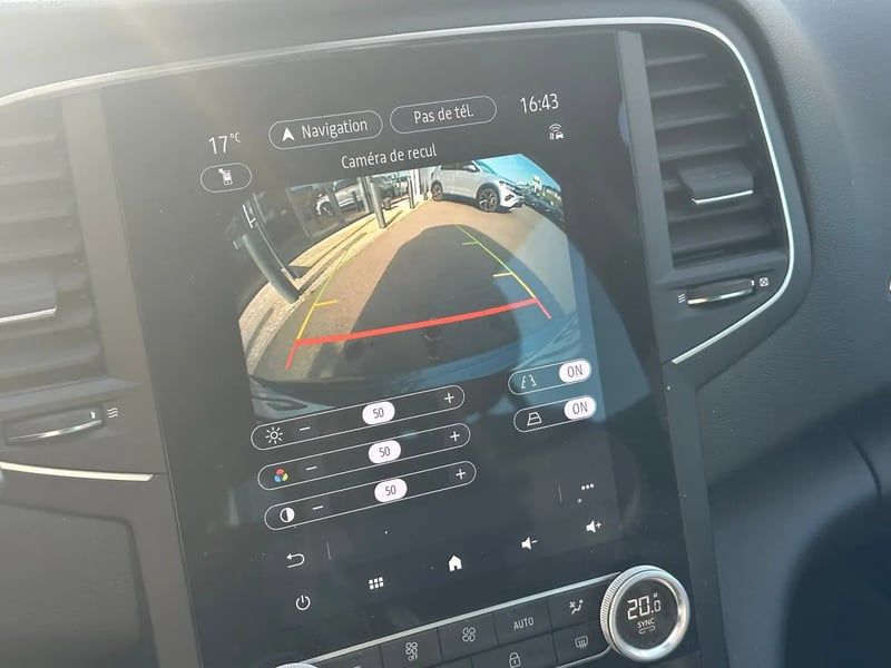 Photo de la voiture RENAULT MEGANE IV ESTATE Blue dCi 115 EDC Techno