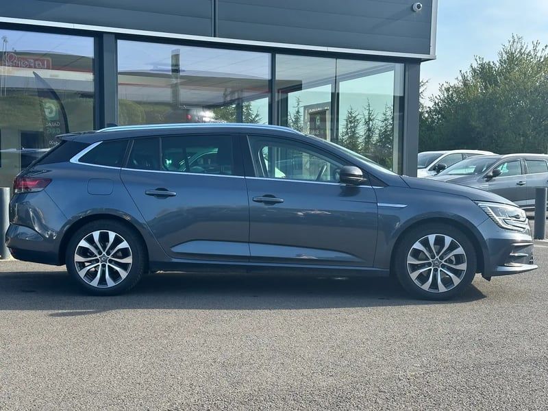Photo de la voiture RENAULT MEGANE IV ESTATE Blue dCi 115 EDC Techno