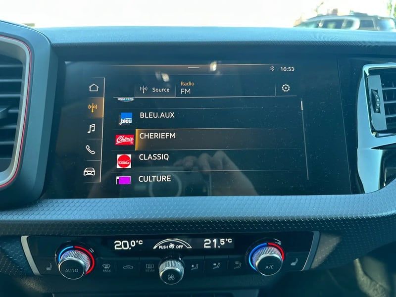 Photo de la voiture AUDI A1 SPORTBACK 25 TFSI 95 ch BVM5 S Line
