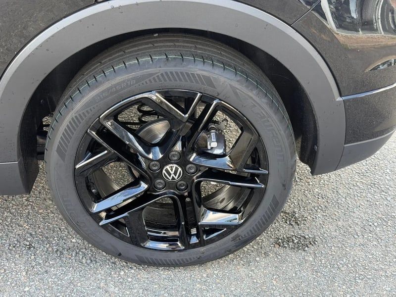 Photo de la voiture VOLKSWAGEN T-CROSS 1.0 TSI 116 Start/Stop DSG7 R-Line Edition