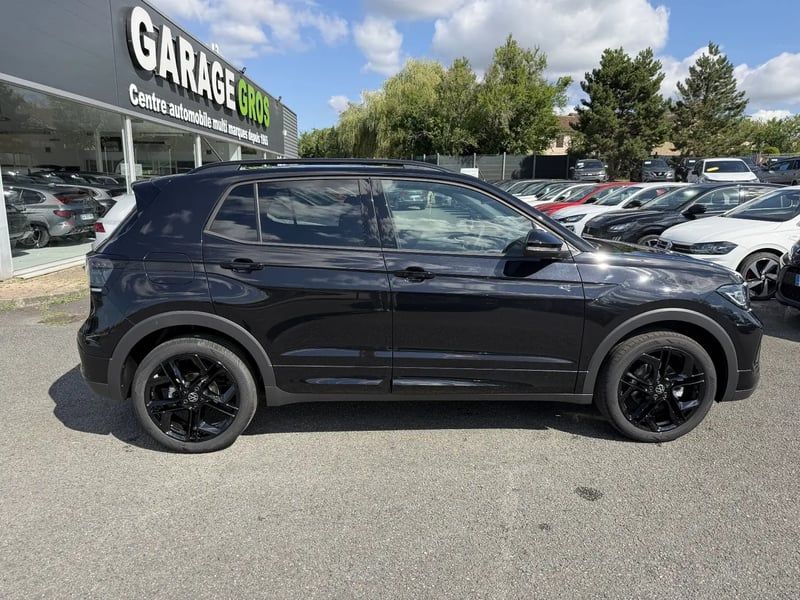 Photo de la voiture VOLKSWAGEN T-CROSS 1.0 TSI 116 Start/Stop DSG7 R-Line Edition