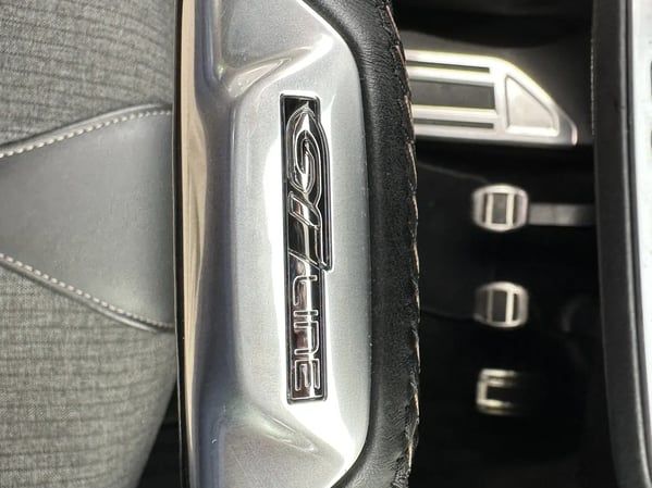 Photo de la voiture PEUGEOT 3008 BlueHDi 130ch S&S BVM6 GT Line